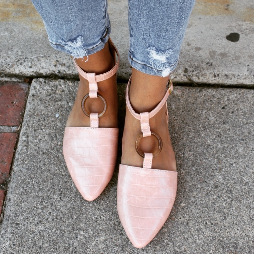 🚨//Fall Essentials// Nude Pink Croco Flat - Picture 2 of 7